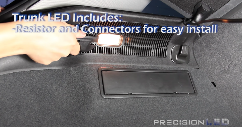 Prying the ends of the connectors of the audi a3 interior trunk light