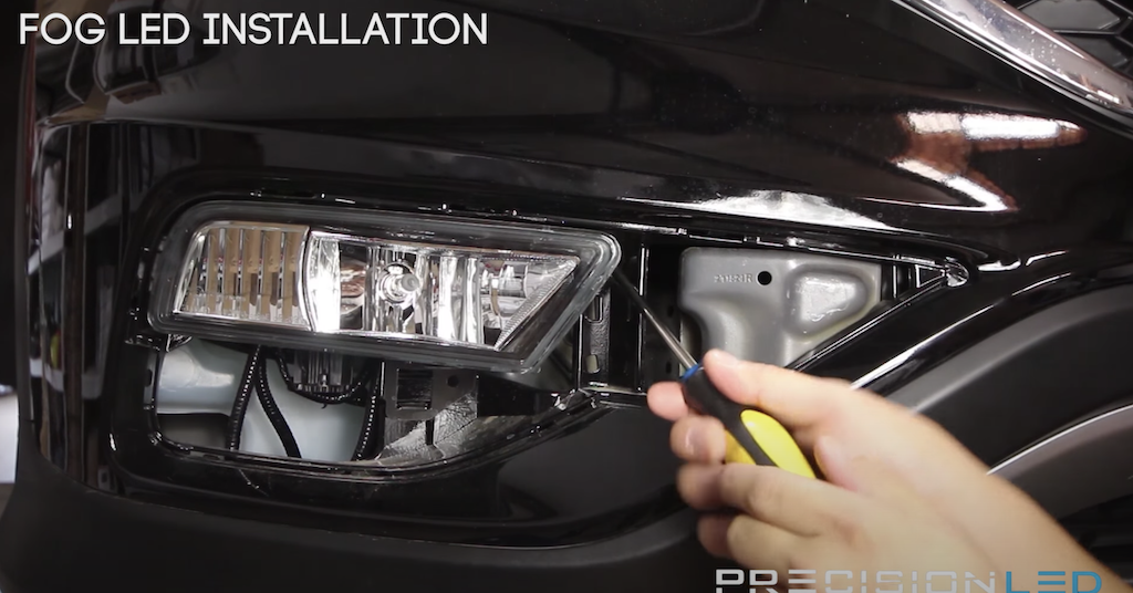 Using Phillips screwdriver on Honda CR-V fog lights